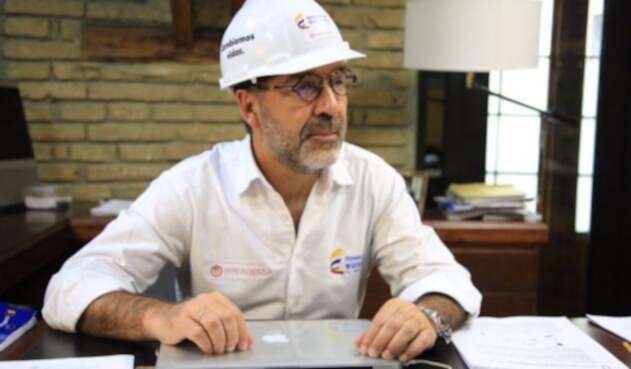 CamiloSánchezMinViviendaFOTOOFICIAL.jpg