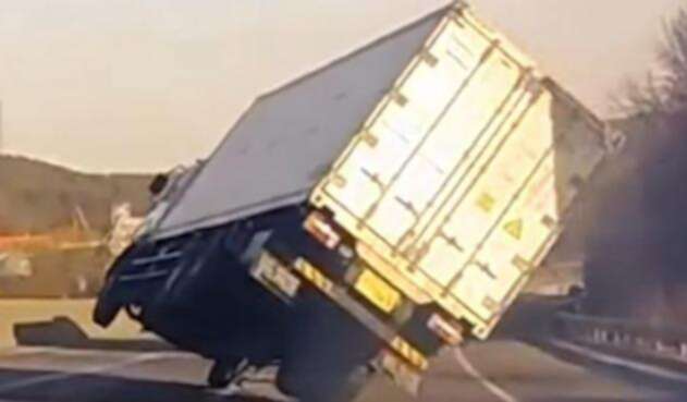 Camion-LA-FM-VIDEO.jpg