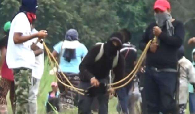CapturaIndigenasCorintoCaucaEjerSUMINLAFM.jpg