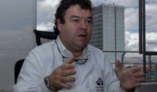CarlosNegretDefRefCOLPRENSA.jpg
