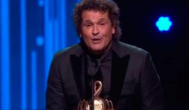 CarlosVivesPremiosloNuestro.jpg