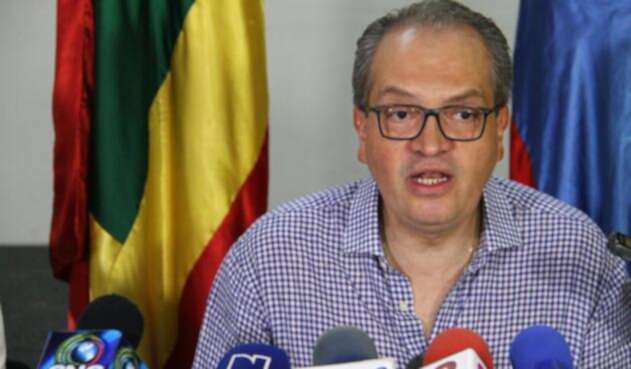 Carrillo-@fcarrilloflorez-LA-FM.jpg