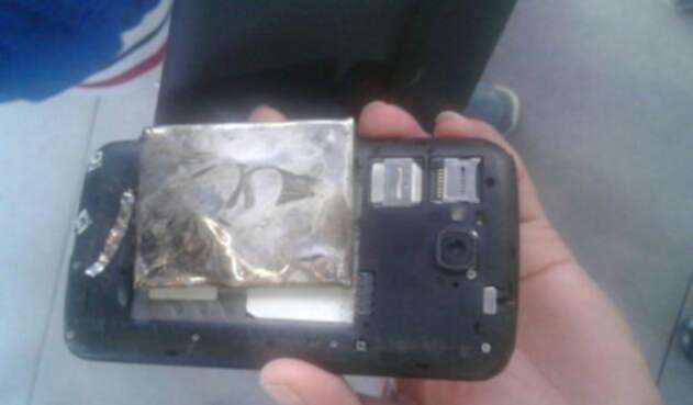 Celular-Alcatel-estallado-LA-FM.jpg