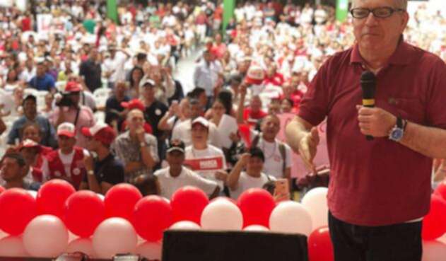 CesarGaviriaPartidoLiberalFotoOficial.jpg
