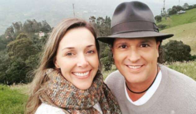 Claudia-Elena-Vasquez-Carlos-Vives-LA-FM-claudiaelenaoficial.jpg