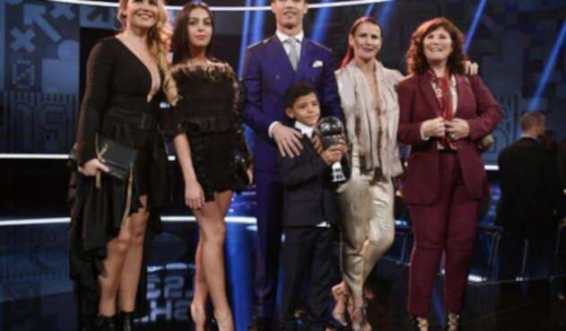 CristianoRonaldoyFamiliaAFP1.jpg