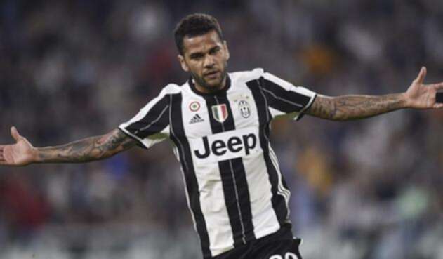 DaniAlvesJuventusOFICIAL1.jpg