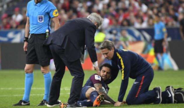 DaniAlvesLesion90518AFP.jpg