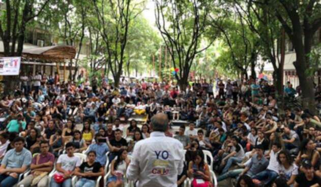De-la-Calle-LA-FM-@DeLaCalleHum-.jpg