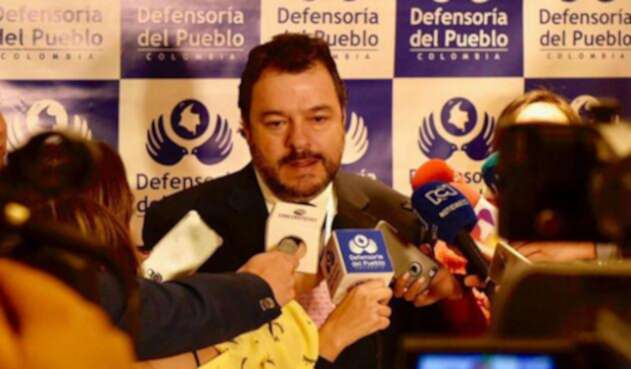 DefensorCarlosNegretFotoDEFENSORIA.jpg
