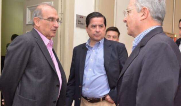 DelaCalle-Uribe-LAFm-Suministrada1.jpg
