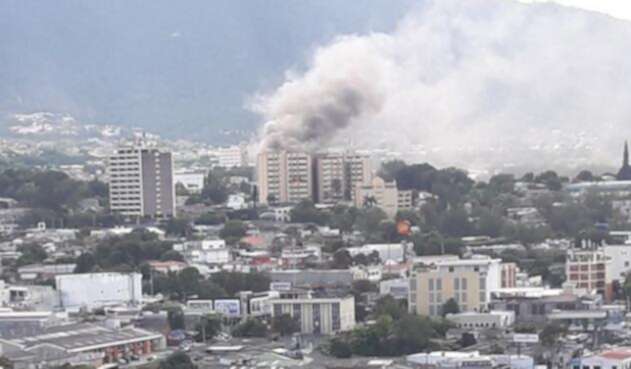 El-Salvador-LA-FM-@BomberosES.jpg