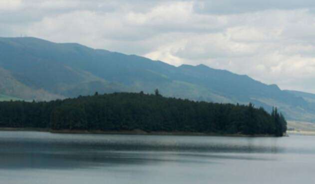 Embalse-LA-FM-Colpresna.jpg