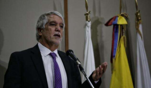 Enrique-Peñalosa-Colprensa-Luisa-González.jpg