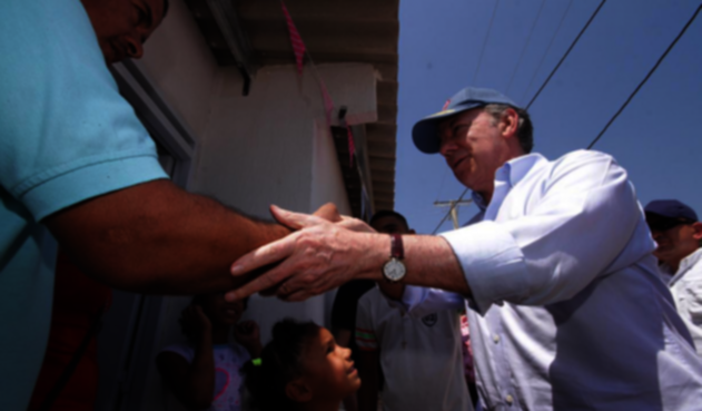 Entrega-viviendas-Pte-Santos-Mompox.png