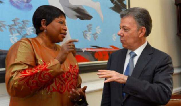 Fatou-Bensouda-y-Juan-Manuel-Santos-LA-FM-Colprensa.jpg