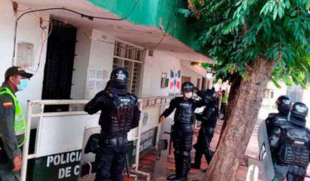Fcahada-Estación-Permanente-Central-de-Policía-de-Valledupar..jpg