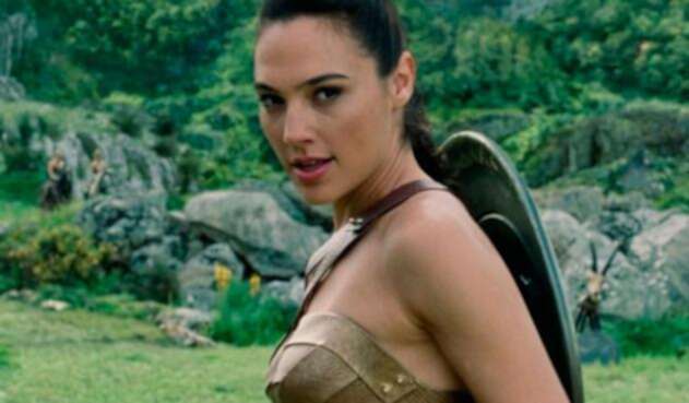 Gal-Gadot-@WonderWoman.jpg