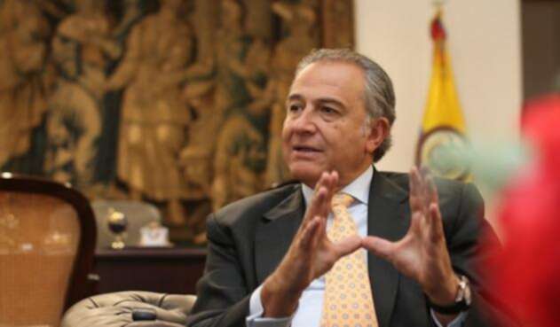General-oscar-Naranjo-Colprensa-Sofía-Toscano.jpg