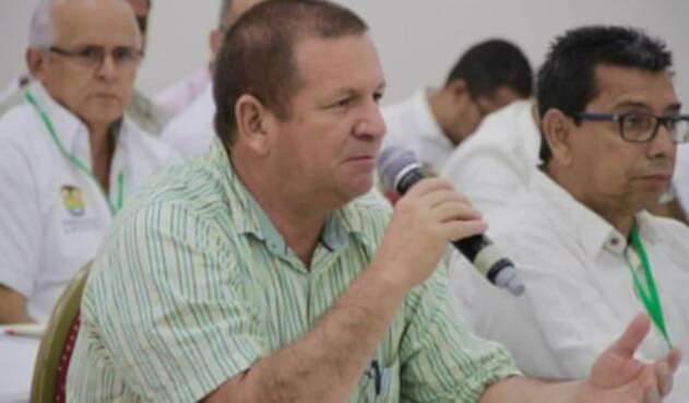 GustavoTobonAlcaldeSegoviaCortesíaMinMinas.jpg