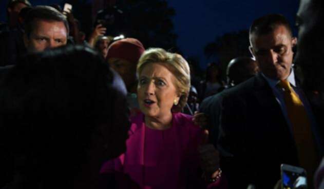 Hillary-LAFm-AFP1.jpg