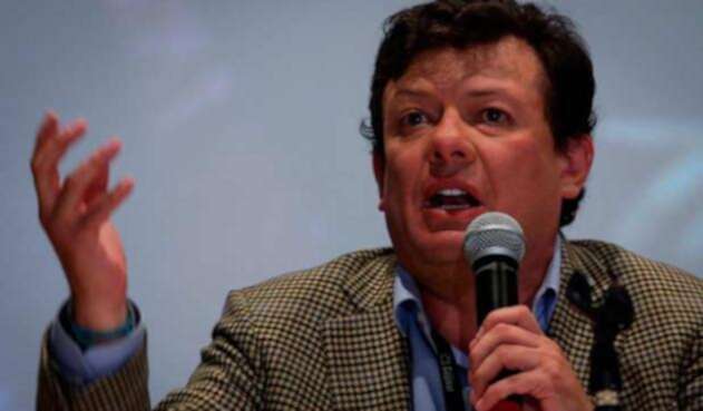 HollmanMorrisColprensa.jpg