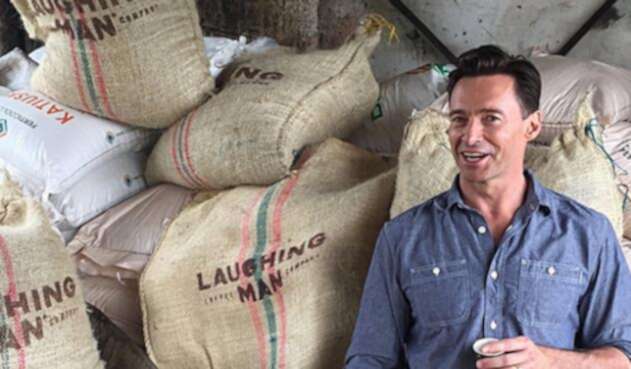 HughJackmanCafeColFOTOTWITTERDELACTOR.jpg