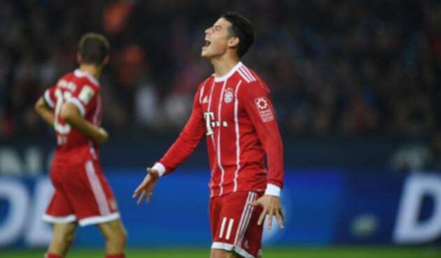 JamesBayernRefFotoAFP.jpg