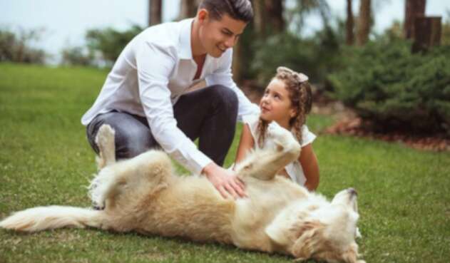 James Rodríguez y us hija Salomé. JamesRodriguezSalomeOFICIALFOTO.jpg