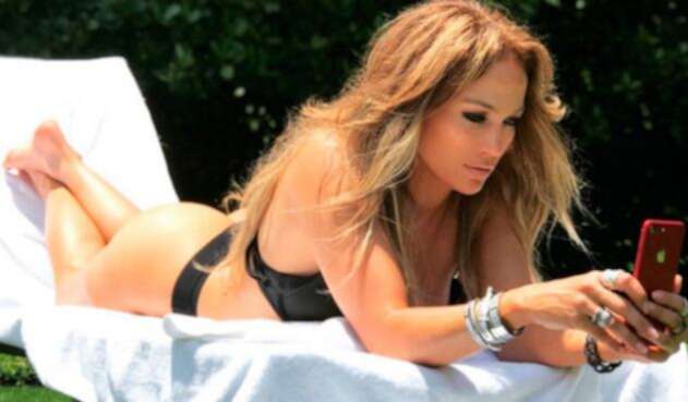 Jennifer-Lopez-@JLo.jpg