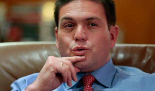 juancarlospinzoncolprensa.jpg