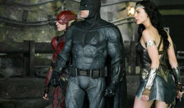 JusticeLeagueBatmanOFICIALEW.jpg