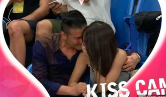 Kiss-Cam.jpg