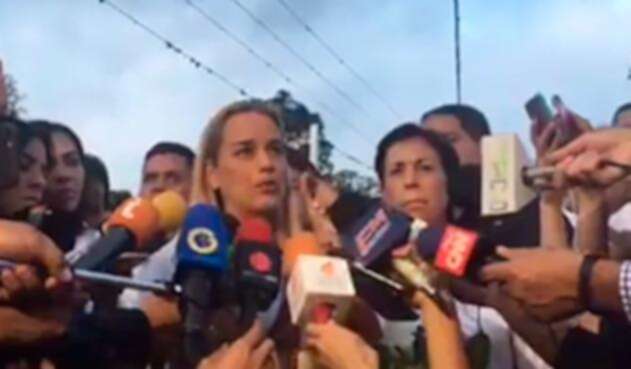 LilianTintorihablandodeleopoldolopez.jpg