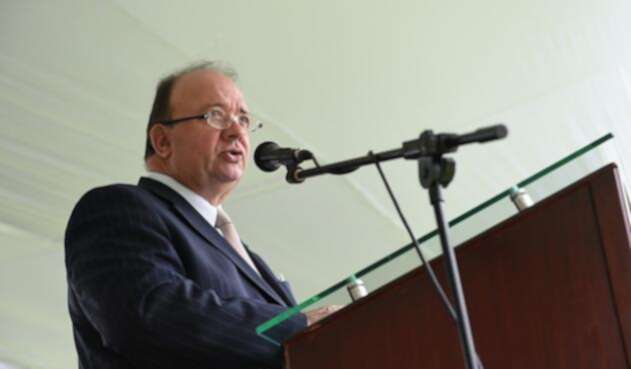 Luis-Carlos-Villegas-Colprensa-Ministerio-de-Defensa.jpg