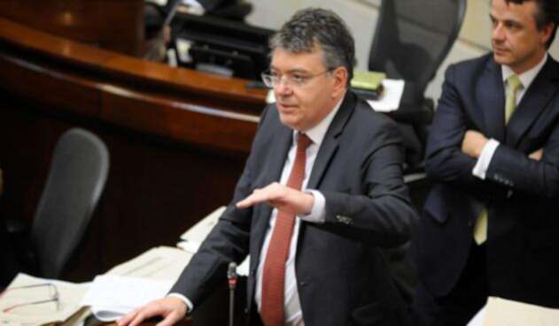 Mauricio-Cardenas-ministro-de-hacienda-Colprensa-Juan-Páez2.jpg
