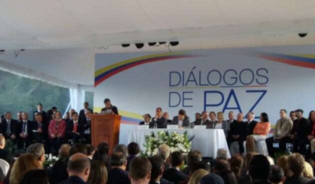 MesaDialogoELNGobCOLPRENSALAFM.jpg