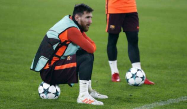 MessiBarcelonaPensandoFotoOFICIAL.jpg