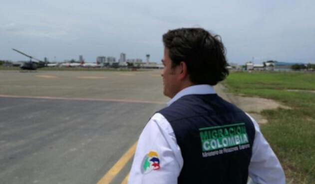 MigracionColombiaFuncionarioRefCOLPRENSA.jpg