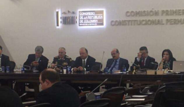 MinDefensa-LA-FM.jpg