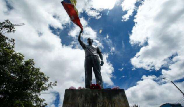MonumentoJaimeGarzónBogotáCOLPRENSA1.jpg