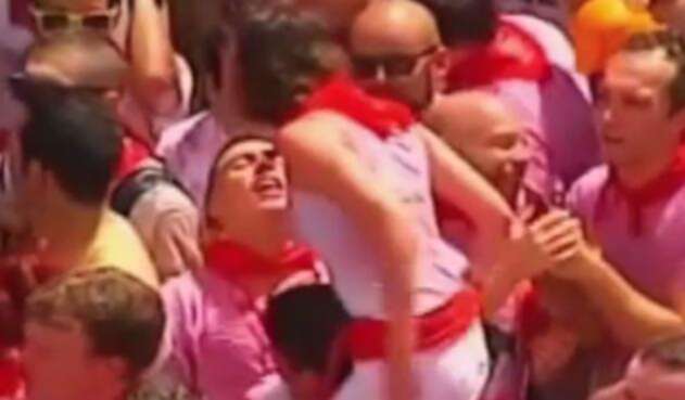 MujerPamplonaSanFermin.jpg