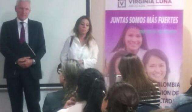 MujeresVictimasImplantesFMRCNRadio1.jpg