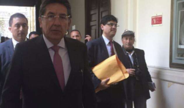 Nestor-H.-Martínez-Foto-LA-F.m..jpg