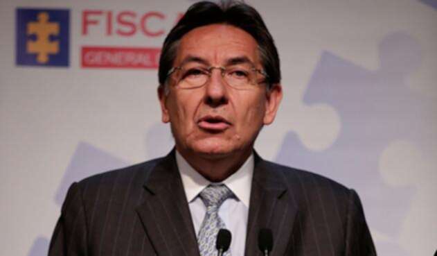NestorHumbertoMartinezcolprensalafm1-11.jpg