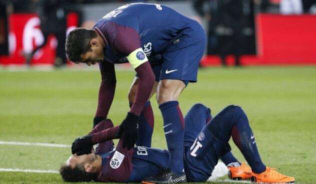NeymarThiagoSilvaPSGRefAFP.jpg