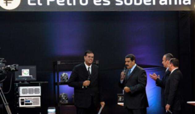 NicolasMaduroPetroRefAFP.jpg
