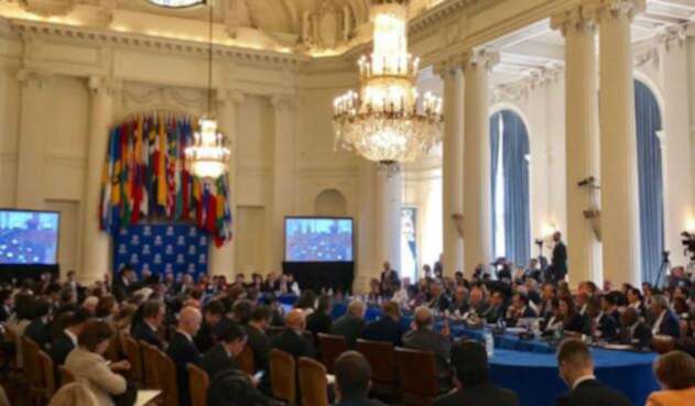 OEA-LA-FM.jpg