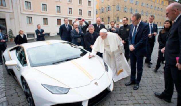 Papa-Francisco-Lamborgini-AFP.jpg