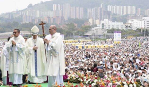 Papa-Francisco-en-Medellín-LA-FM-AFP.jpg